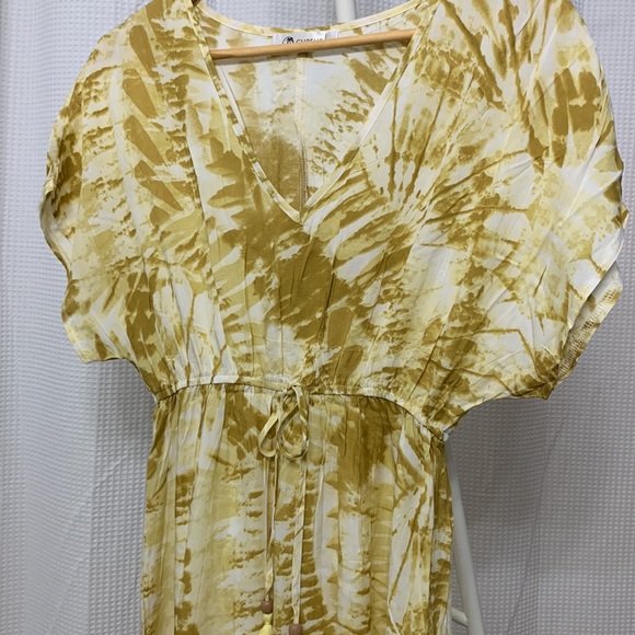 Cupshe beach cover-up - Small - Picture 3 of 5